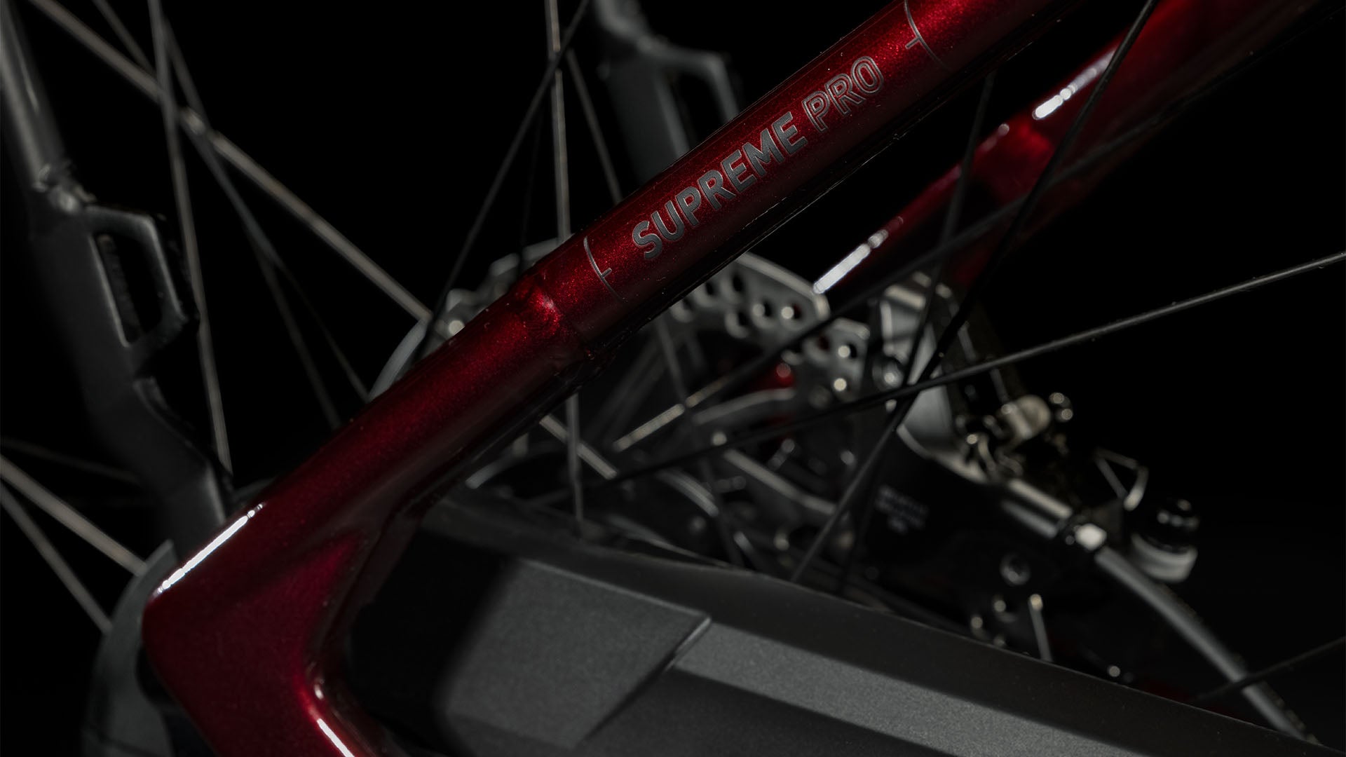 CUBE Supreme Hybrid Pro 625 red´n´black